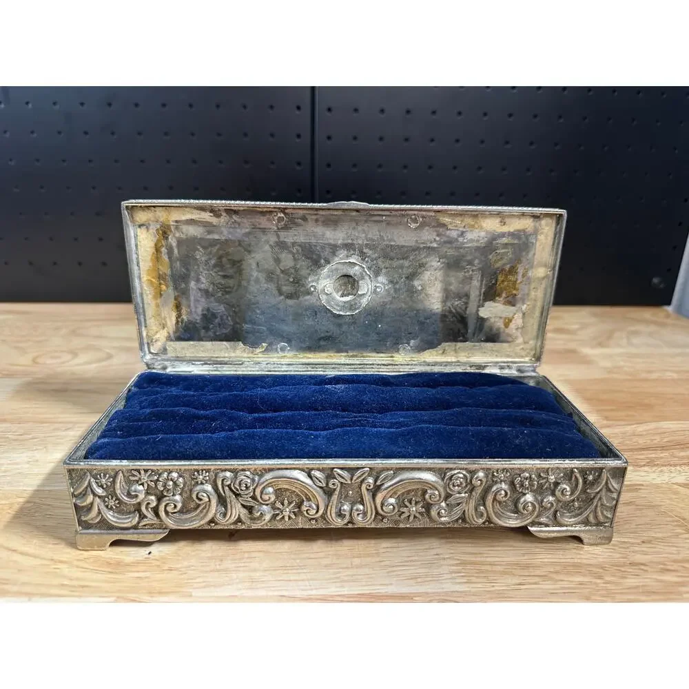 VINTAGE - GODINGER 1992 SILVER PLATED RECTANGULAR JEWELRY BOX WITH SOFT LINING